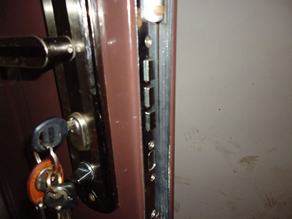 鲁容乡防盗门换锁芯注意事项